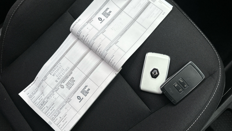 Renault Captur 1.3 TCE 130 Iconic 5dr Petrol Hatchback